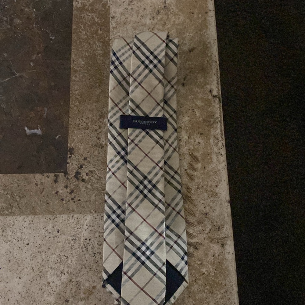Burberry Silk Check Tie - Beige - One size Excellent condition no flaws ! - Picture 7 of 13